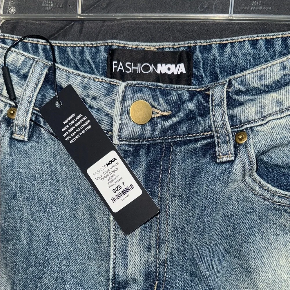 Fashion Nova More Than Words Tinted Baggy Jeans - Vintage Wash Size 7 NWT
